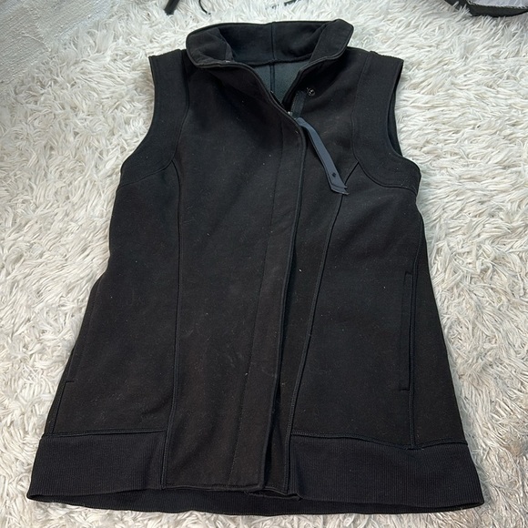 lululemon athletica Jackets & Blazers - 🔥$SALE$🔥 Lululemon Versa Vest Black